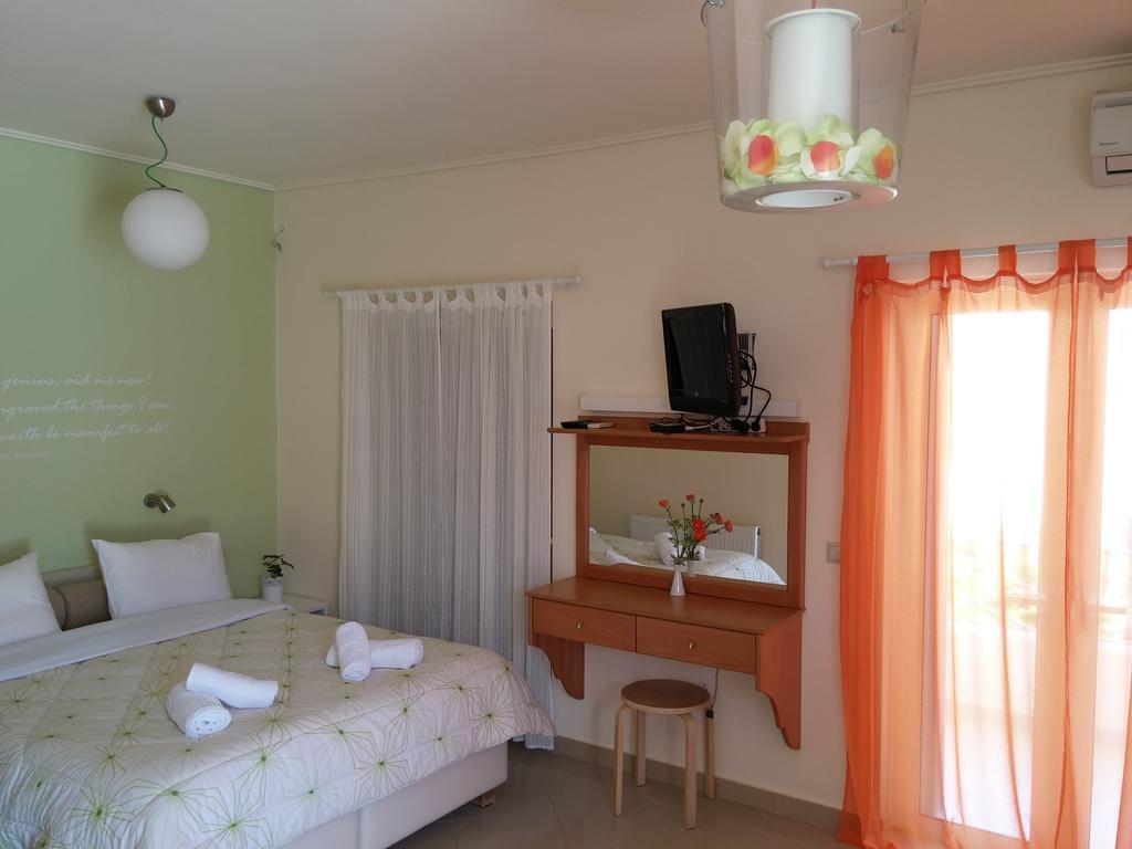 Villa Muses Poros Town Room photo