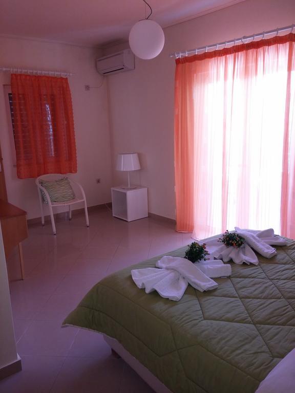 Villa Muses Poros Town Room photo